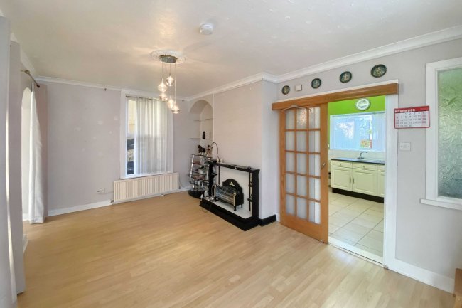 13 Cedar Terrace, High Wycombe, Buckinghamshire, HP11 2QS 8