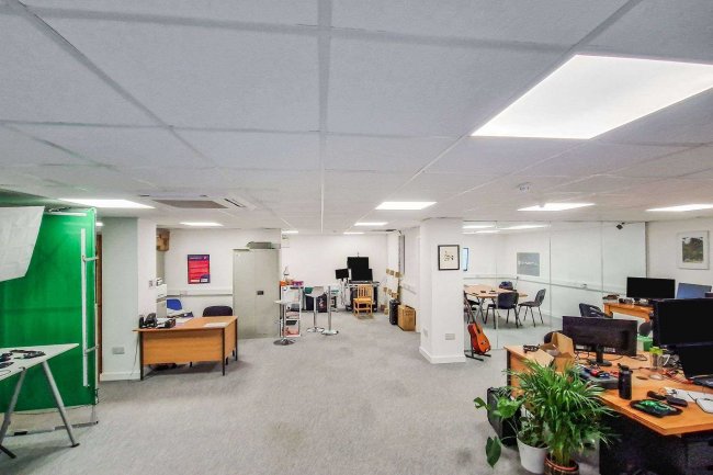 33 Mighell Street, Brighton, BN2 0JF 5