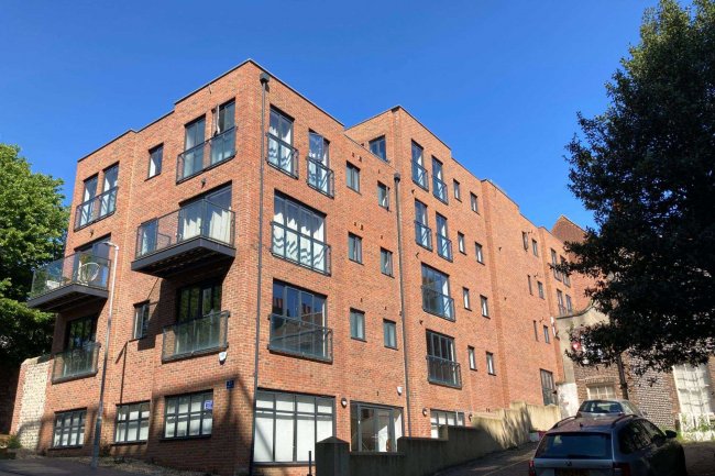 33 Mighell Street, Brighton, BN2 0JF 5