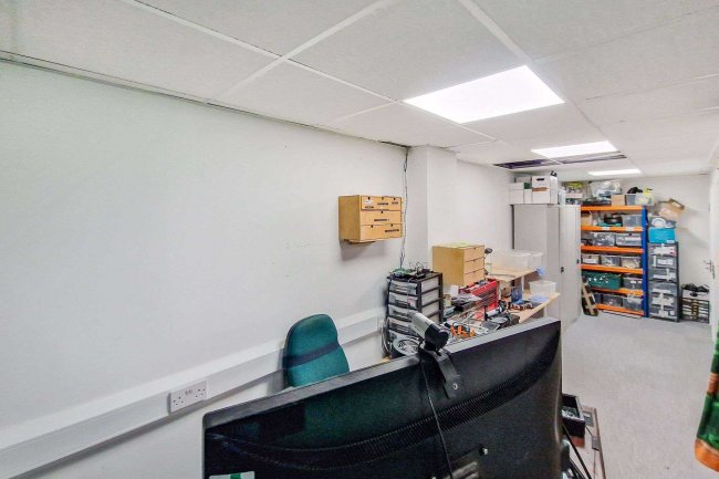 33 Mighell Street, Brighton, BN2 0JF 5