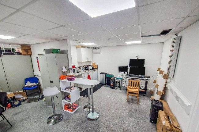 33 Mighell Street, Brighton, BN2 0JF 5