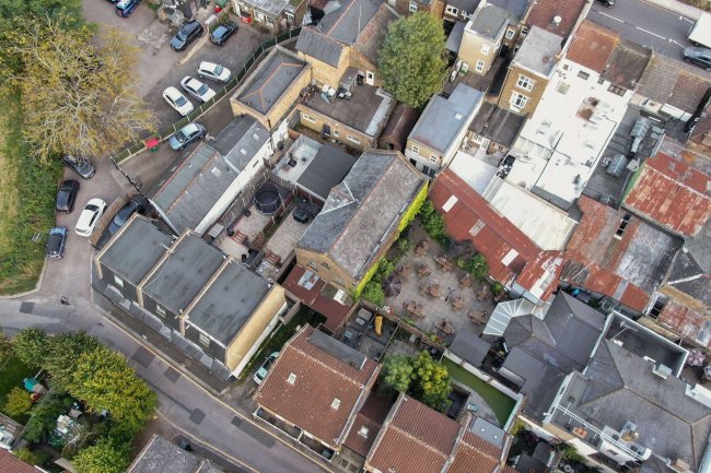 9 The Square, Woodford Green, Essex, IG8 0UQ 7