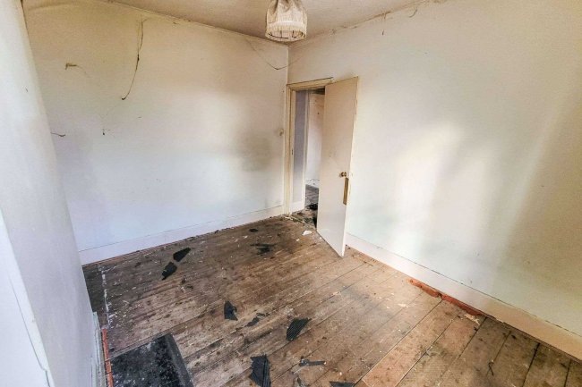 39 York Road, Brentford, TW8 0QP 4