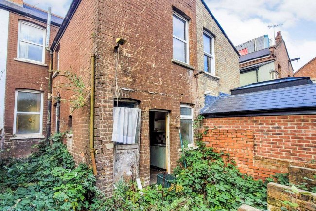 39 York Road, Brentford, TW8 0QP 4