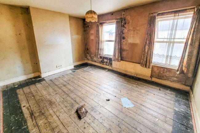 39 York Road, Brentford, TW8 0QP 4