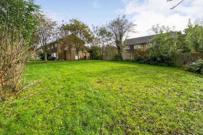 Land rear of 76a-78 Fleming Avenue, North Baddesley, Southampton SO52 9AQ 6