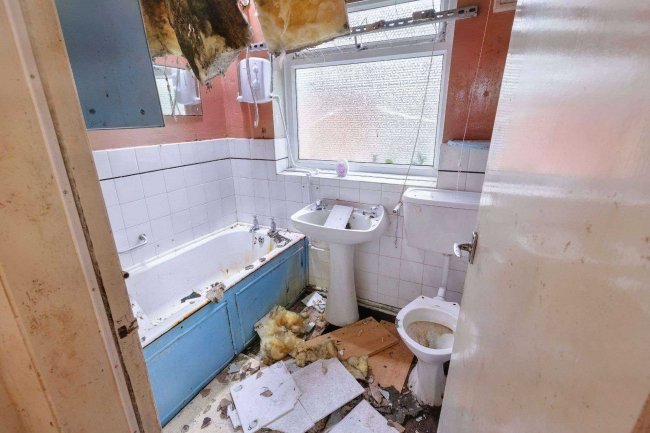 31 Whitecliffe Crescent, Leeds LS26 8QR 5