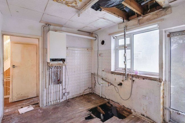 31 Whitecliffe Crescent, Leeds LS26 8QR 5