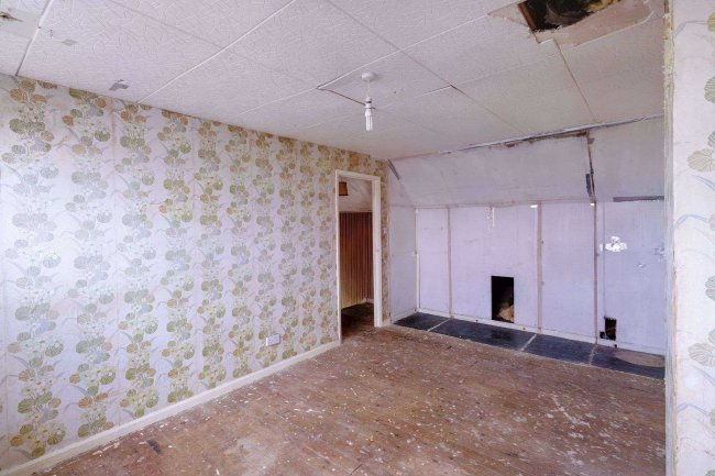 31 Whitecliffe Crescent, Leeds LS26 8QR 5