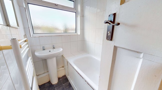 7 Huxley Gardens, Park Royal, London, NW10 7EB 4