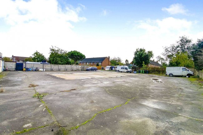 Plot B, Whitefields Road, Enfield EN8 0HD 7