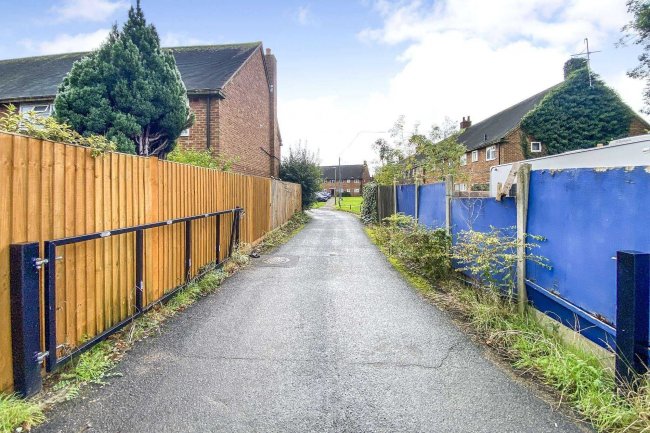 Plot B, Whitefields Road, Enfield EN8 0HD 7