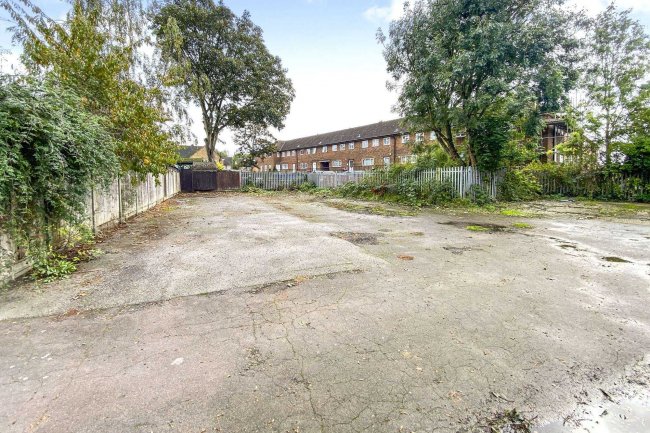 Plot C, Whitefields Road, Enfield EN8 0HD 8