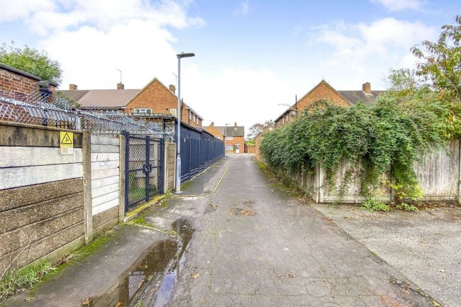 Plot C, Whitefields Road, Enfield EN8 0HD 8