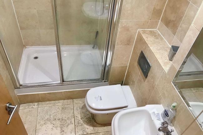 Flat 7, St. Nicholas Court, Ipswich, Suffolk, IP1 1TG 4