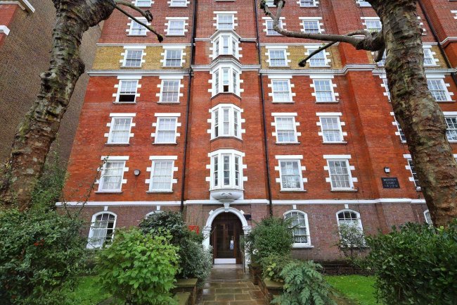 9 Bronwen Court, Grove End Road, London, NW8 9HH 4