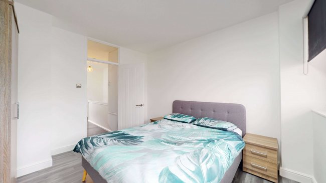 34 Lampeter Square, Hammersmith, London, W6 8PS 1