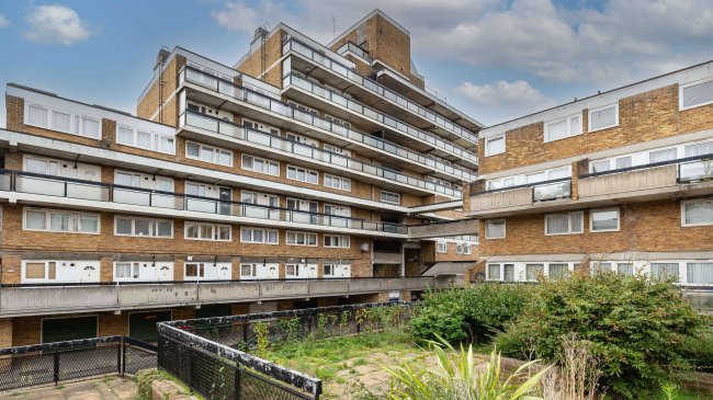 34 Lampeter Square, Hammersmith, London, W6 8PS 1