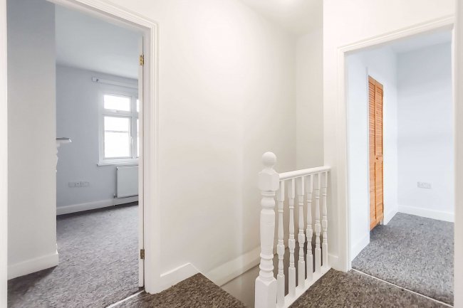 41 Convent Gardens, Ealing, W5 4UT 9