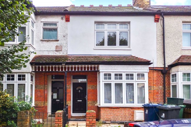 41 Convent Gardens, Ealing, W5 4UT 9