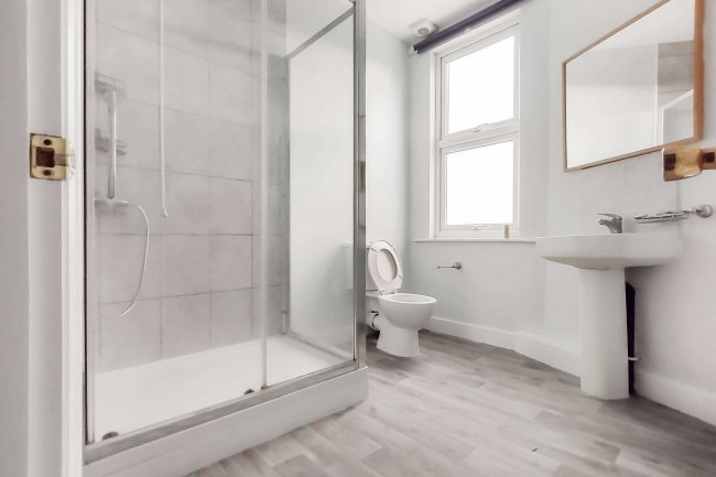 41 Convent Gardens, Ealing, W5 4UT 9