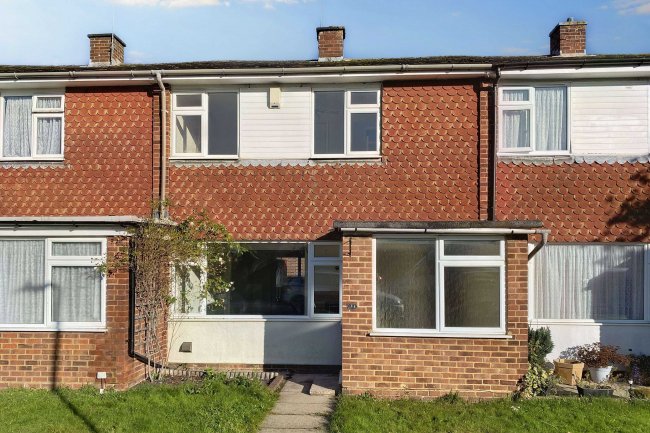 33 Devonshire Green, Farnham Royal, Slough, SL2 3DX 7