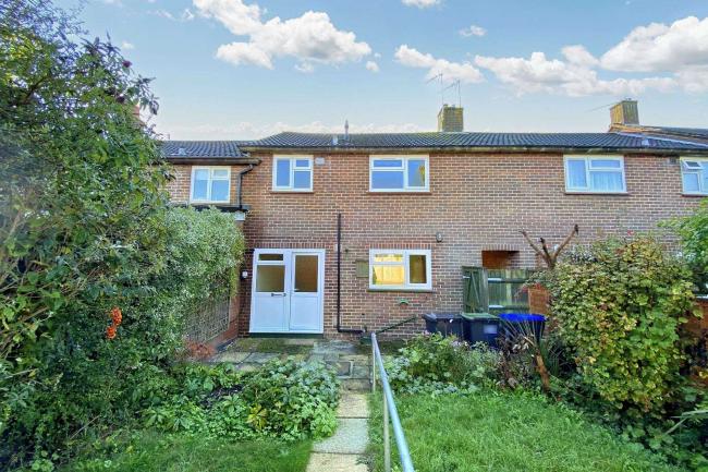 16 Rowan Close, Beaconsfield, Buckinghamshire, HP9 1BE 5