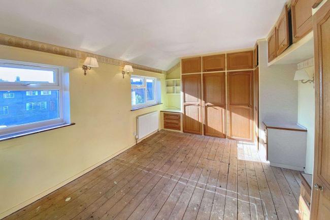 16 Rowan Close, Beaconsfield, Buckinghamshire, HP9 1BE 5