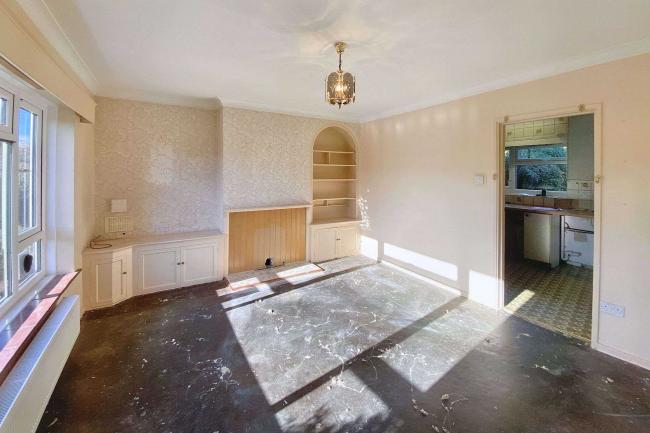 16 Rowan Close, Beaconsfield, Buckinghamshire, HP9 1BE 5