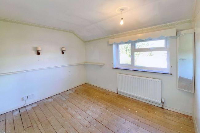 16 Rowan Close, Beaconsfield, Buckinghamshire, HP9 1BE 5