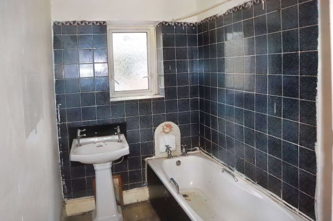 12 Drewry Road, Keighley, BD21 2PU 9