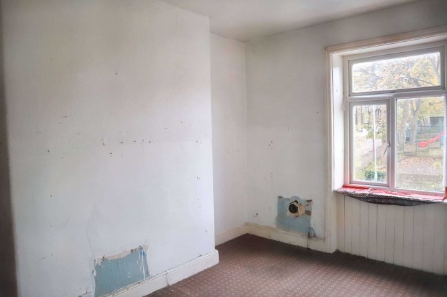 12 Drewry Road, Keighley, BD21 2PU 9
