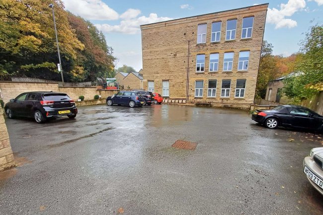 2 Peak Buildings, Charlestown, Glossop, SK13 8GR 4