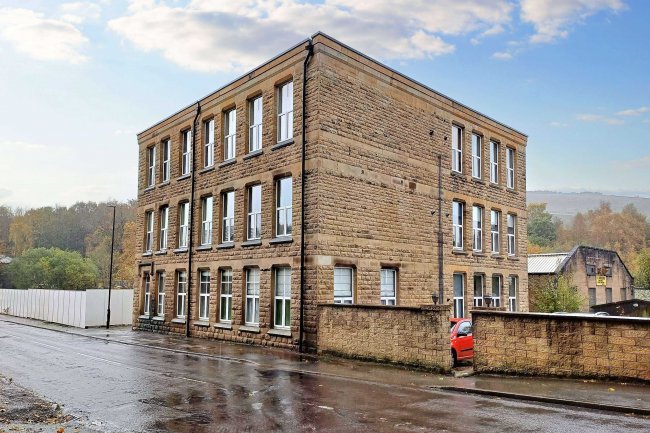 2 Peak Buildings, Charlestown, Glossop, SK13 8GR 4