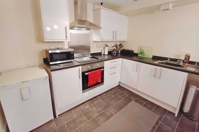 2 Peak Buildings, Charlestown, Glossop, SK13 8GR 4