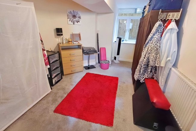 2 Peak Buildings, Charlestown, Glossop, SK13 8GR 4