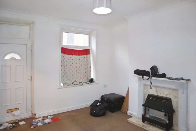 87 Victoria Road, Keighley, West Yorkshire, BD21 1JF 4