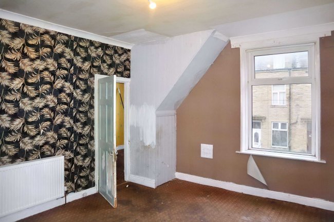 87 Victoria Road, Keighley, West Yorkshire, BD21 1JF 4