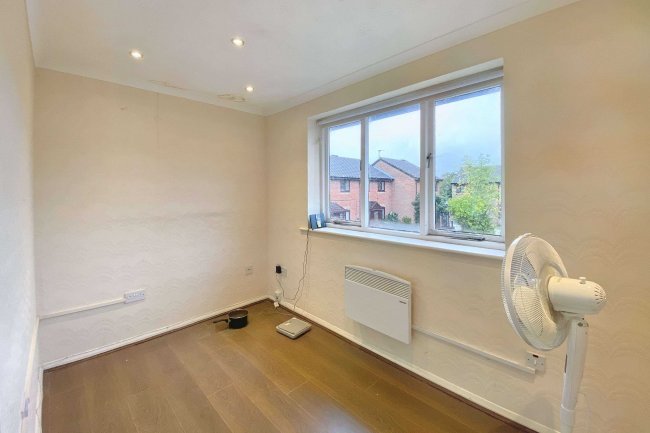 75 Godwin Close, Sewardstone Road, Chingford, London E4 7RQ 3