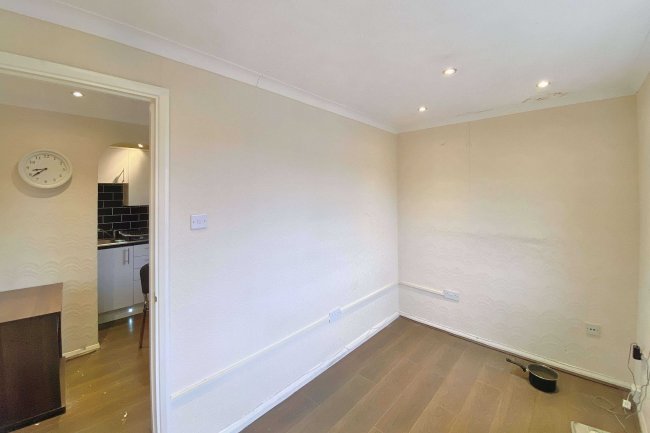 75 Godwin Close, Sewardstone Road, Chingford, London E4 7RQ 3