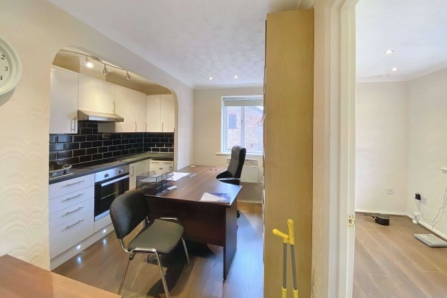 75 Godwin Close, Sewardstone Road, Chingford, London E4 7RQ 3