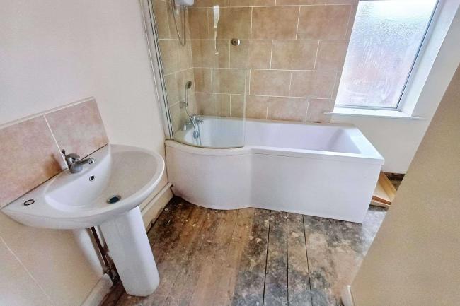 7 Colley Road, Stoke-on-trent, Staffordshire, ST6 6LQ 4