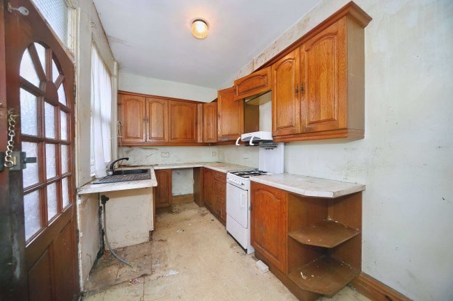 207 Grange Road, Birmingham, West Midlands, B14 7RS 2