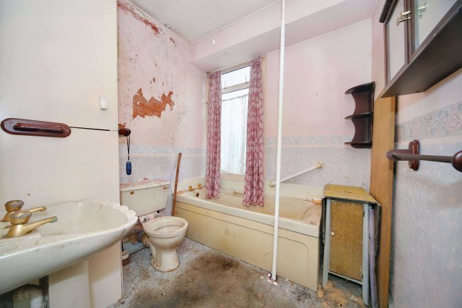 207 Grange Road, Birmingham, West Midlands, B14 7RS 2