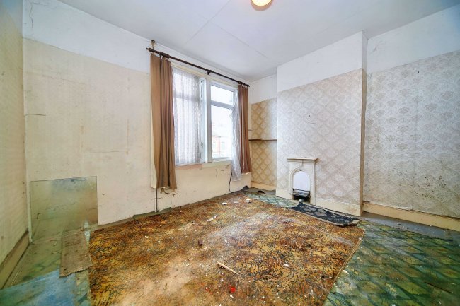 207 Grange Road, Birmingham, West Midlands, B14 7RS 2