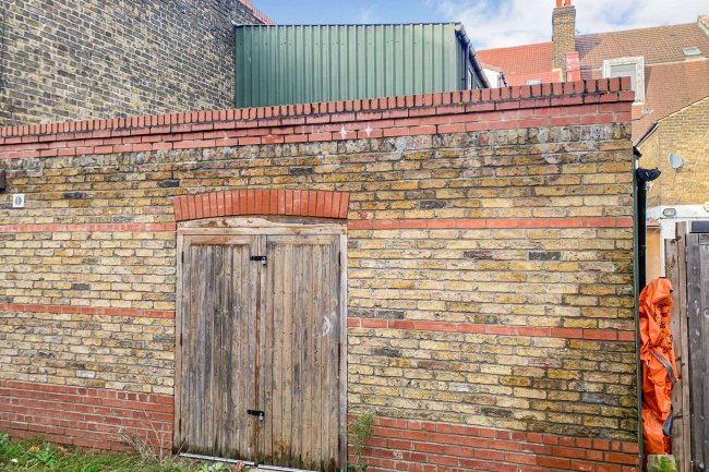 Land to the rear of 3 Sandhurst Parade, Catford, London, SE6 1DL 5