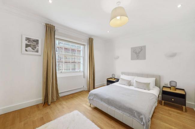 4 Elvaston Mews, South Kensington, London SW7 5HY 1