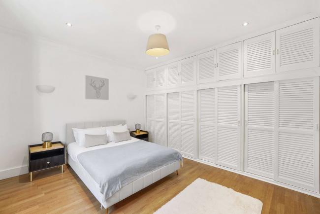 4 Elvaston Mews, South Kensington, London SW7 5HY 1