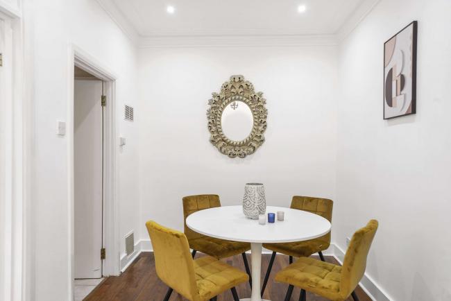 4 Elvaston Mews, South Kensington, London SW7 5HY 1