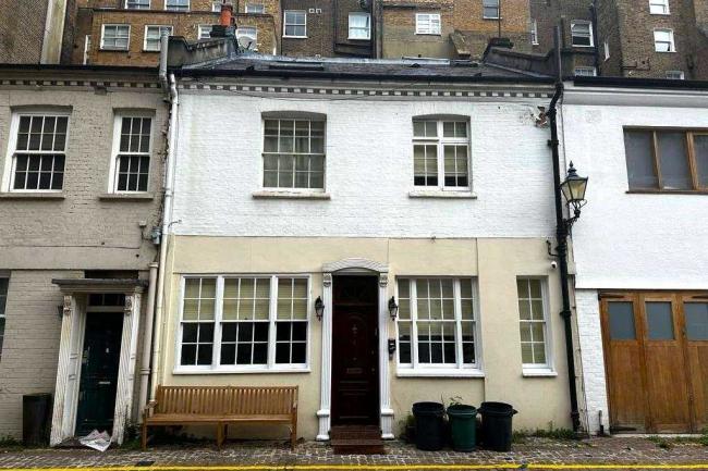 4 Elvaston Mews, South Kensington, London SW7 5HY 1